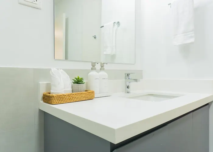 Azure 6th Floor Ocean View W Pool Apartamento *